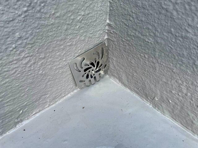 加古川市　ベランダの排水金具を新しく